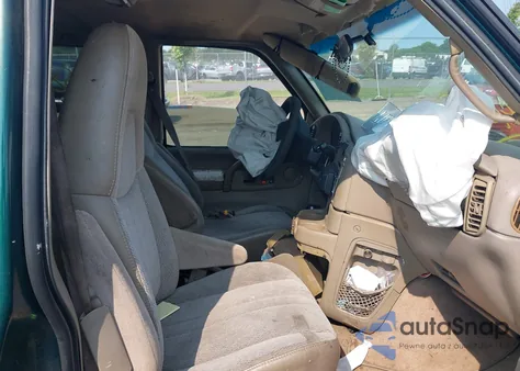 1998 Chevrolet Astro из США, поврежденный, VIN 1GNEL19W2WB172044